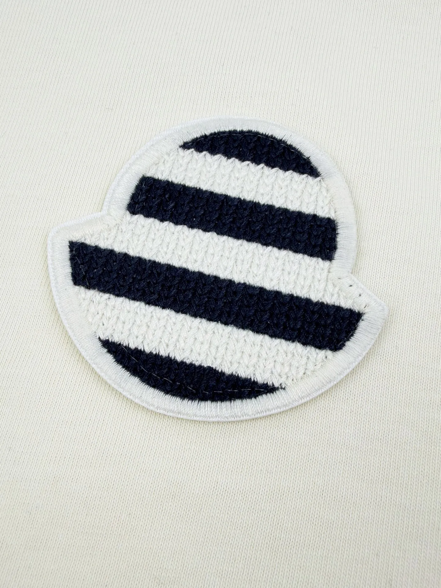 Breathable 1: Moncler 2: ： 1:1 Moncler 1:1 Moncler ： Size： S M L XL ： AA 612